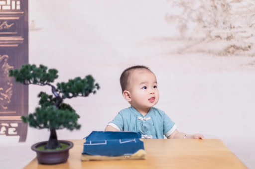 弥勒孕妇几个月有反应